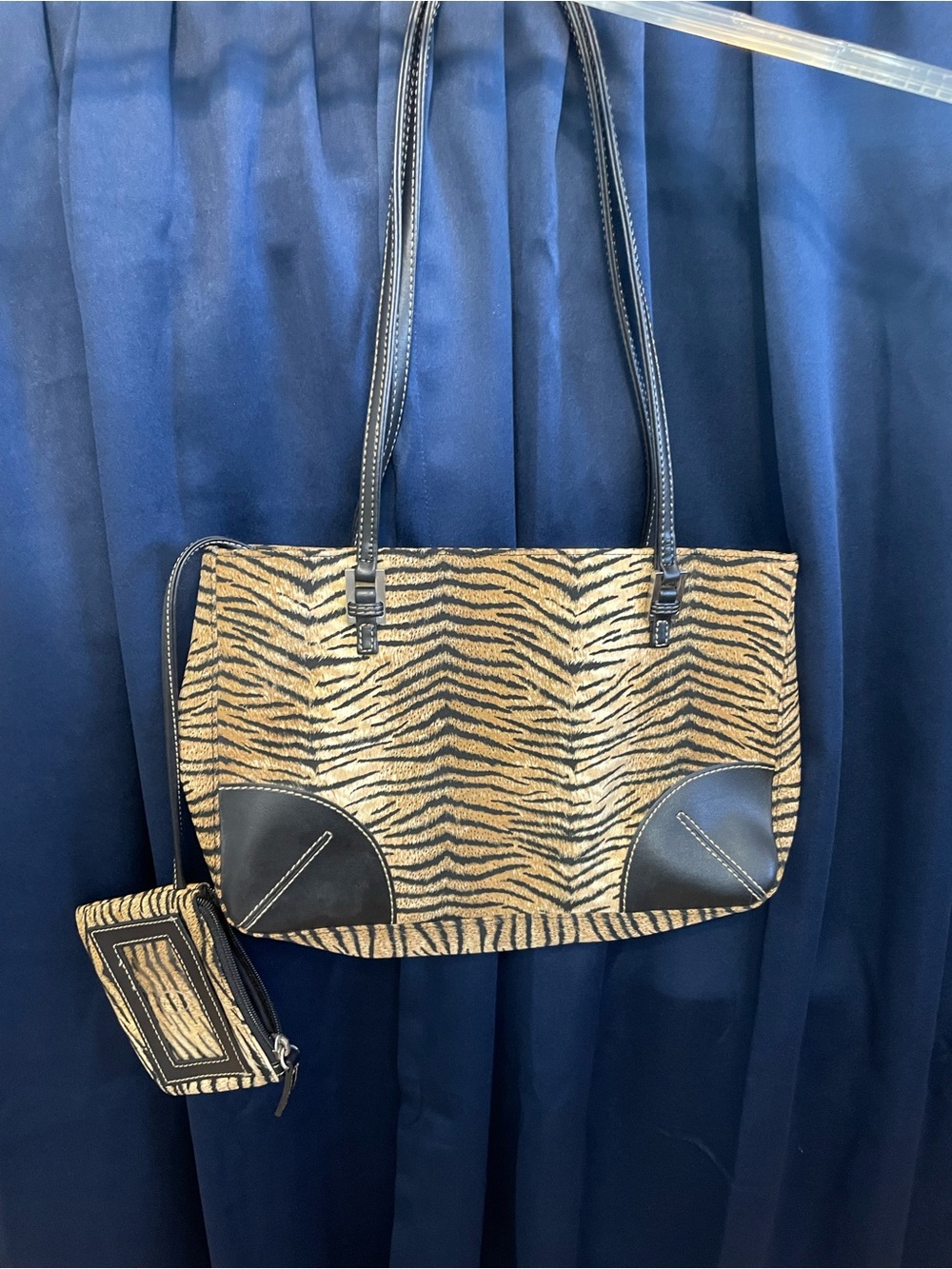 Women’s 12 x 8  Tiger Print Liz Claiborne Bag with Attached Wristlet